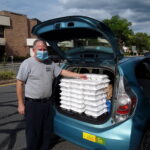 dan devine from brad's place delivering meals