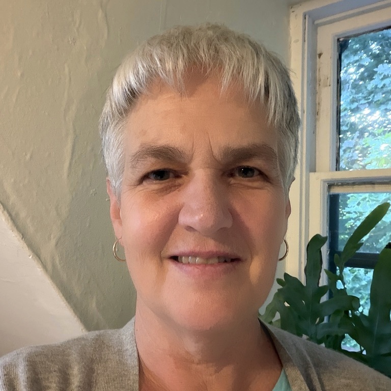Liza Eager headshot 8.26